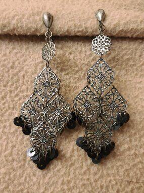 Vintage silver toned Chandelier Dangle Earrings Filigree clip on read